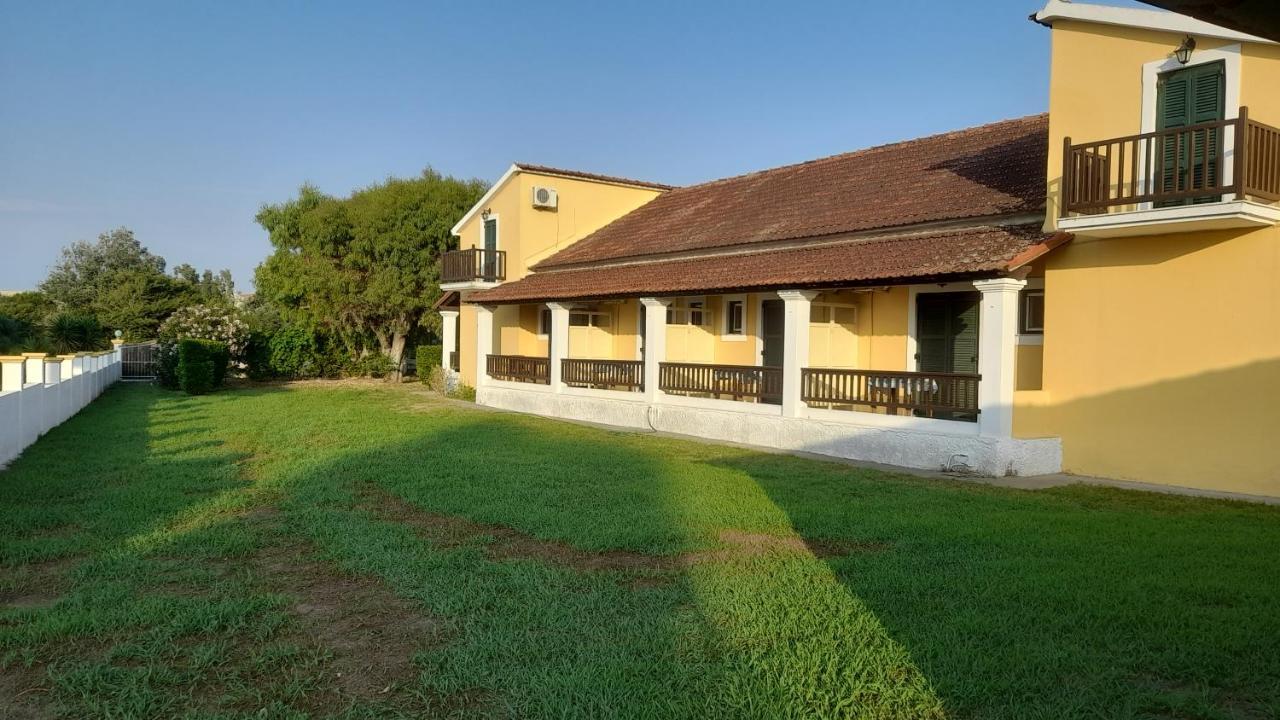 Appart hôtel Giannoula Apts Astrakeri